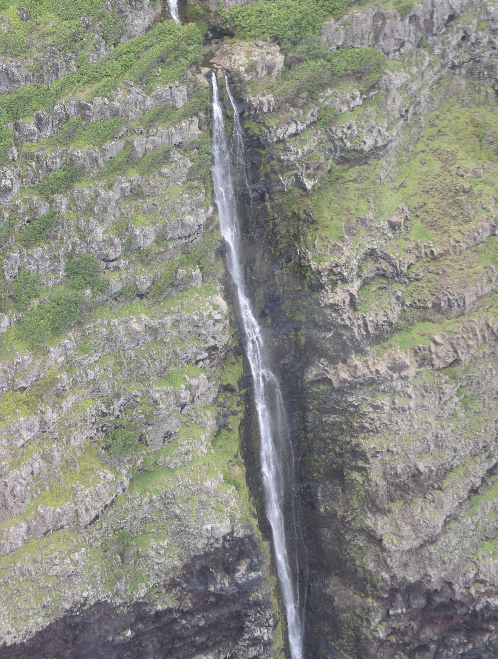 Molokai Waterfall - Blue Hawaiian Helicopters