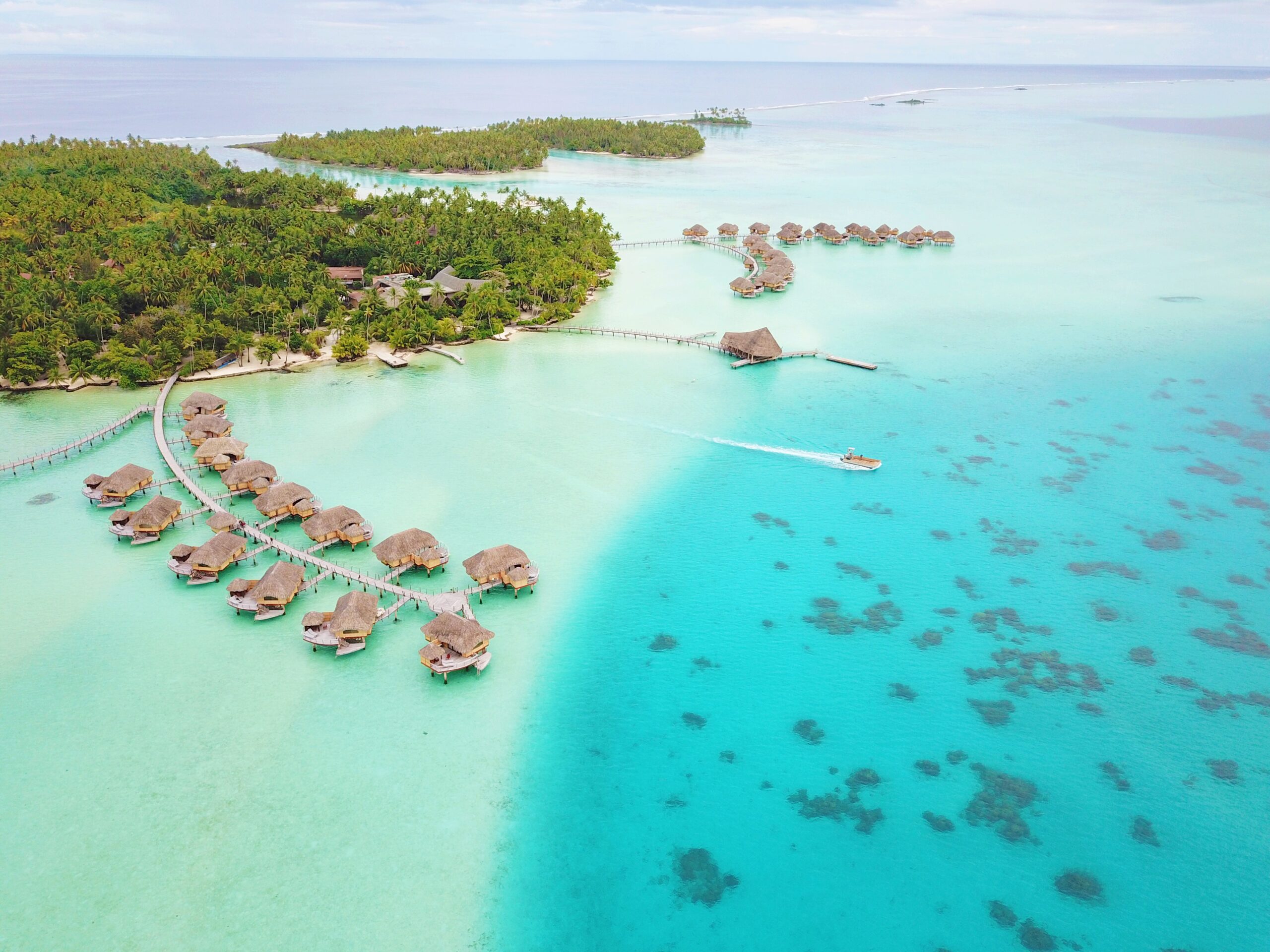 Overwater suites at Le Tahaa