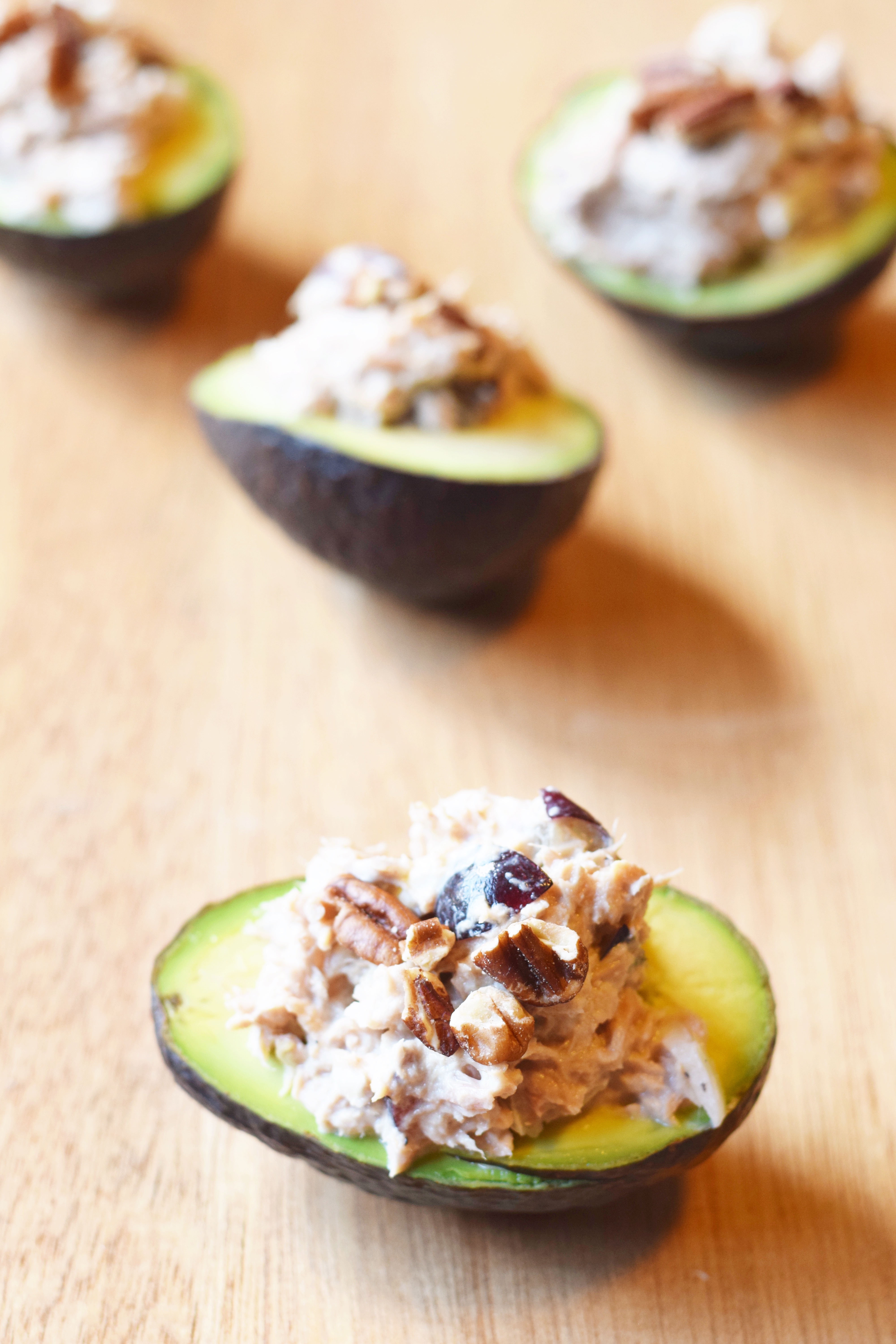Avocado Tuna Boats - Whole30 Compliant Dinners - Dinner Ideas Whole30 - Clean Eating Recipe - Quick and Easy Dinner Ideas - Communikait by Kait Hanson