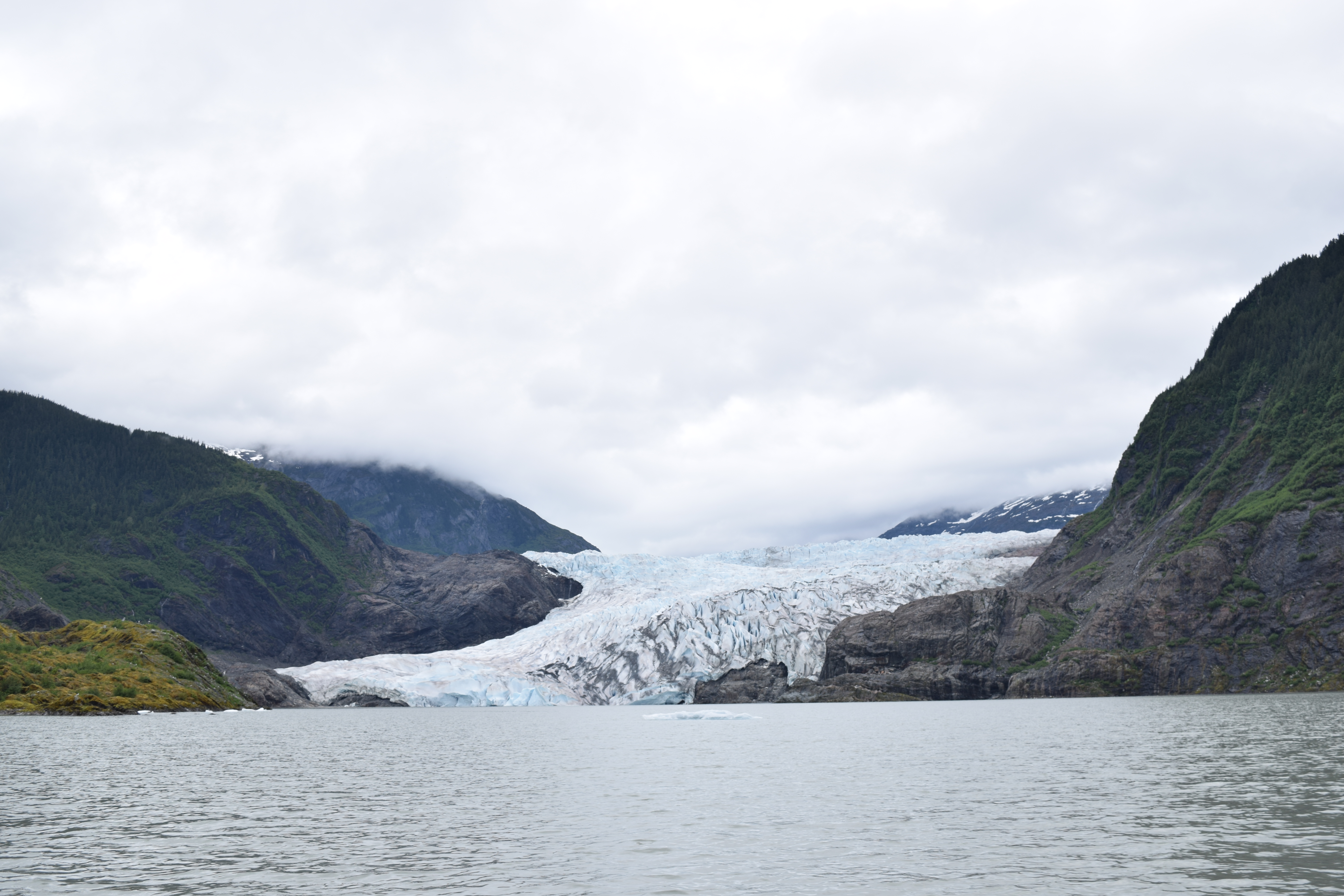 Our Experience Trekking Mendenhall Glacier - Communikait by Kait Hanson #juneau #alaska #mendenhallglacier #glaciers #alaskacruise