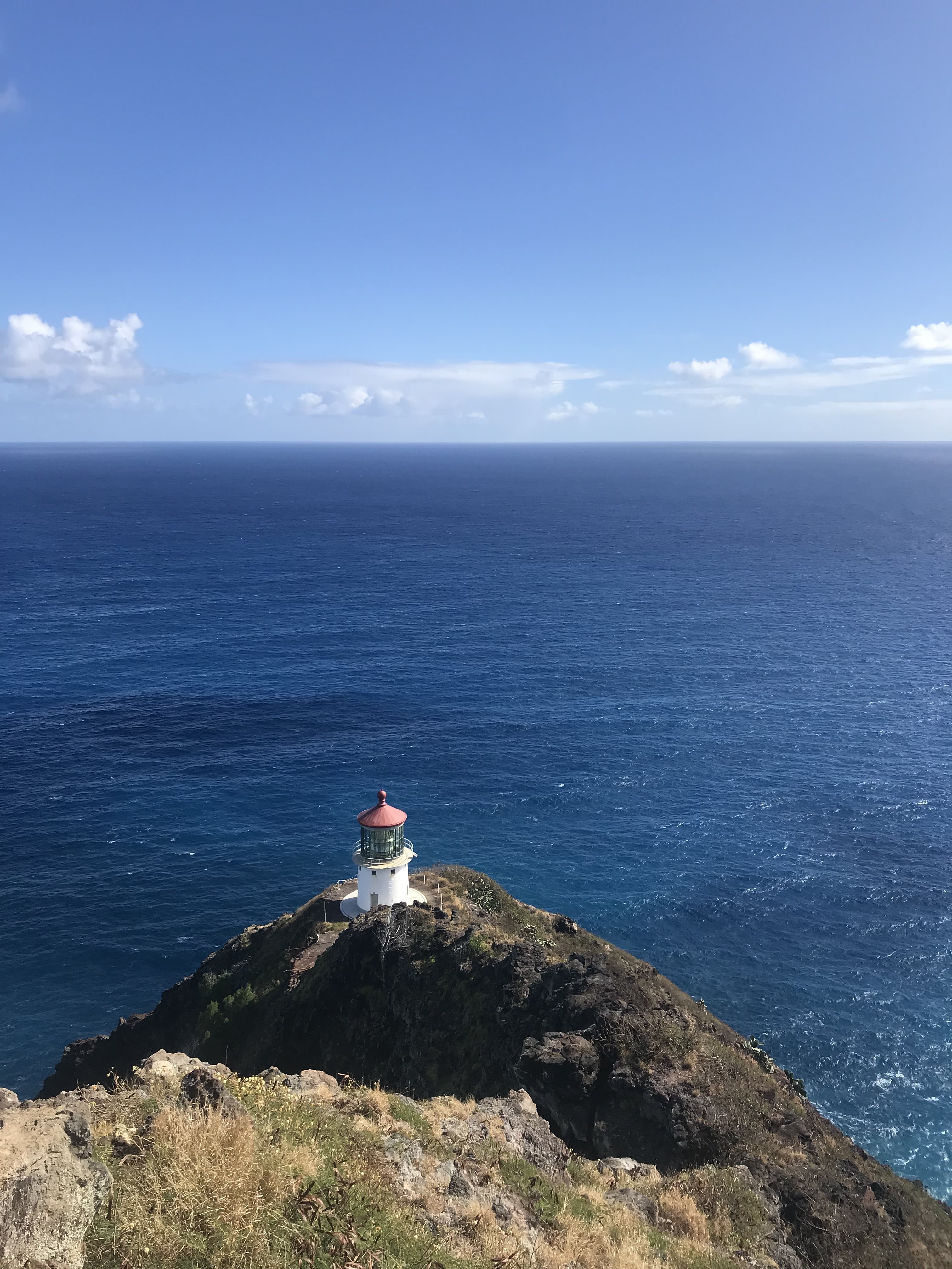 HIKING IN HAWAII: MAKAPUU LIGHTHOUSE TRAIL | An easy hike on Oahu that is fun for hikers of all ages along a paved path that offers beautiful views at the top! - Makapuu Lighthouse - Makapuu Lighthouse Trail - Makapuu Lighthouse Hike - Makapuu Point Lighthouse - Makapuu Lighthouse Trail Hours - Easy Hikes Oahu - Oahu Hikes - Oahu Hikes For Kids - Oahu Hikes For Families - Easy Oahu Hikes - Short Oahu Hikes - #oahu #travel #hawaii