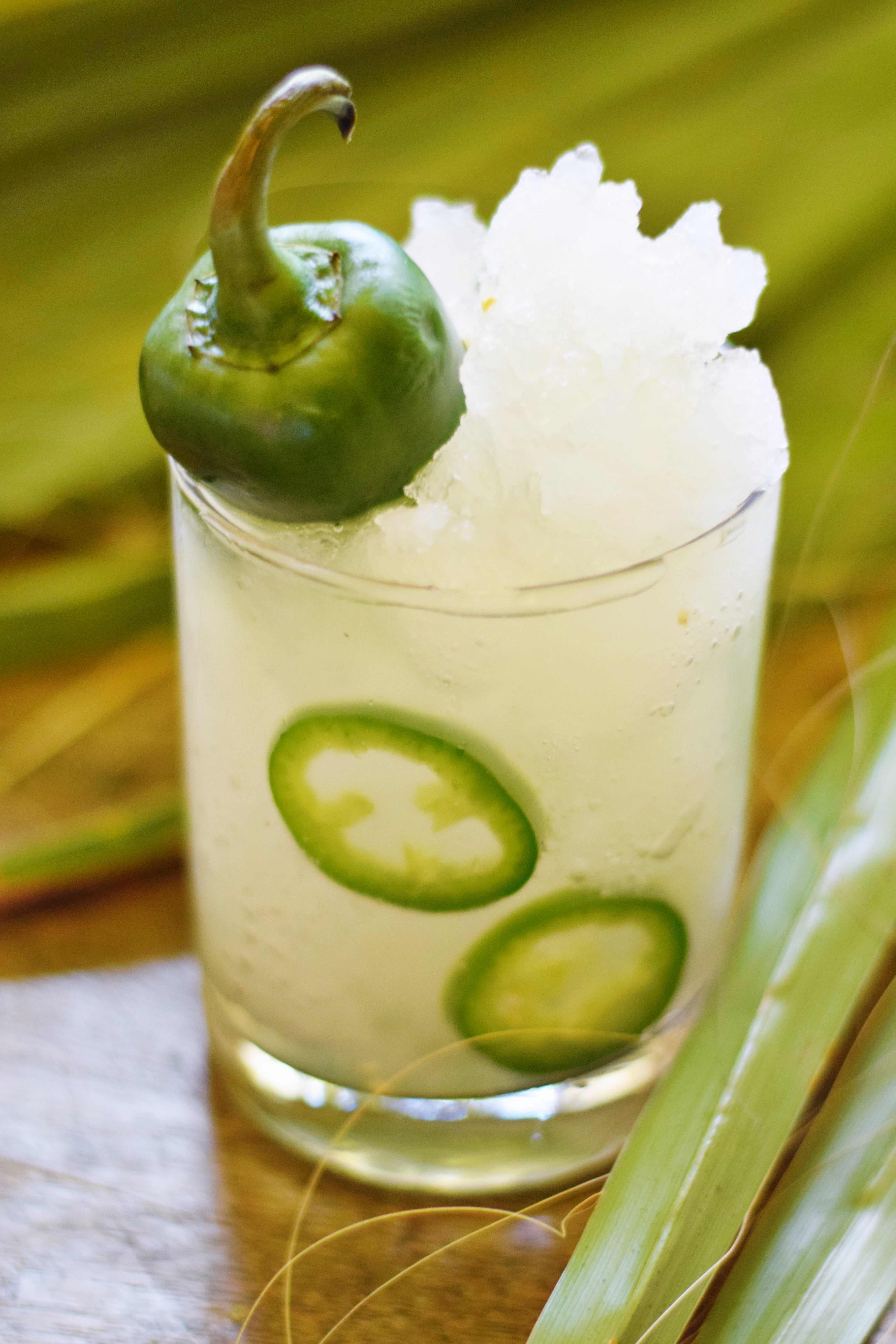 FROZEN JALAPENO LEMONADE - A refreshing frozen mocktail or cocktail that brings a sour punch of lemonade with a spicy jalapeño aftertaste! | Jalapeño Lemonade - Lemonade Cocktail - Lemonade Mocktail - Jalapeño Lemonade Cocktail - Summer Cocktail - Easy Cocktail - #cocktail #summer #recipe