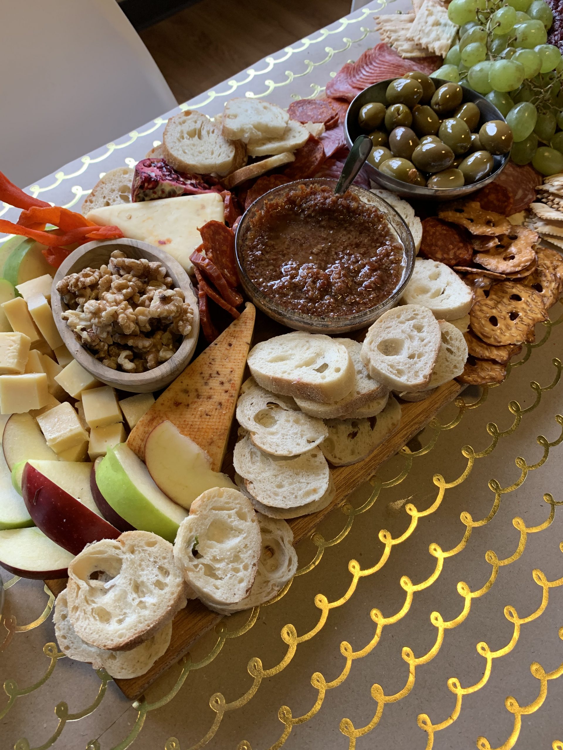 Christmas Eve + My First Grazing Board - Sharing all the details on our Christmas Eve party + creating my first charcuterie grazing board! | Grazing board ingredients - Grazing Board Styling - Grazing board for the holidays