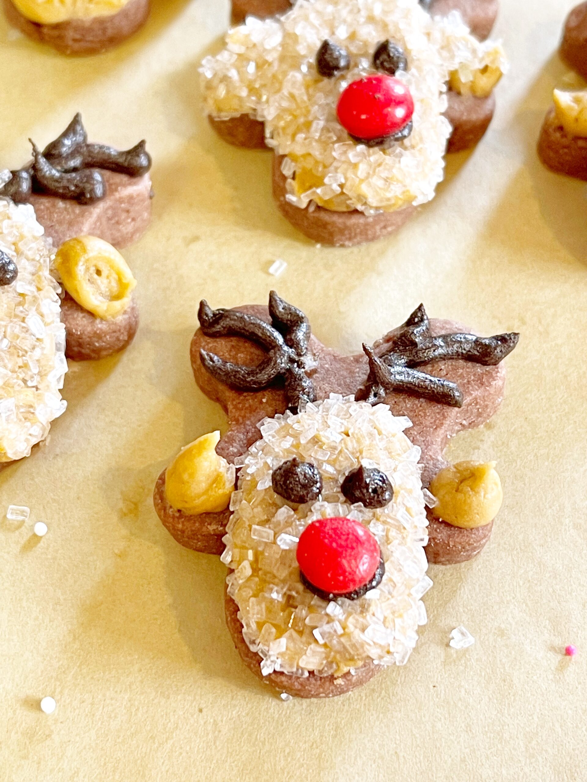 How to decorate a reindeer cookie